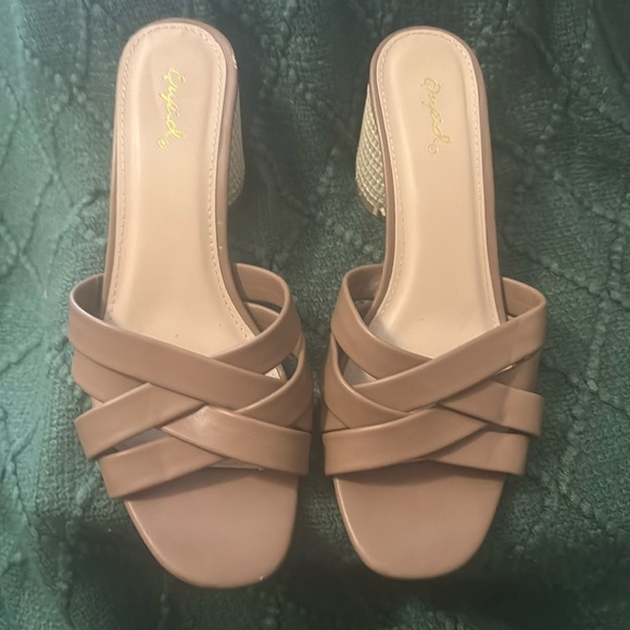 Multi Crisscross Straps Natural Raffia Oval Block Heel Slip On Sandals Size 8 - Picture 3 of 11